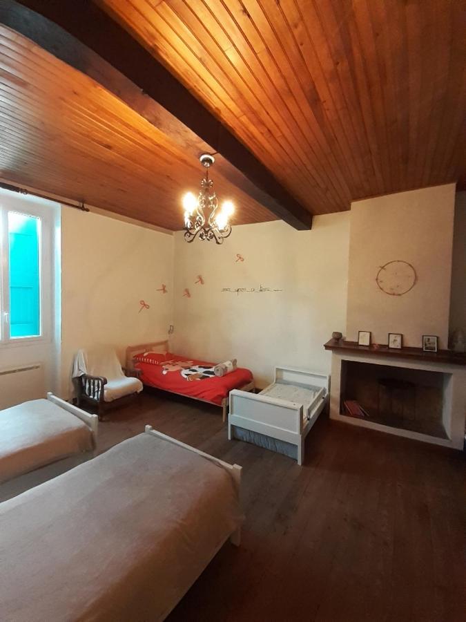 Maison Au Village Du Livre Montolieu Ngoại thất bức ảnh